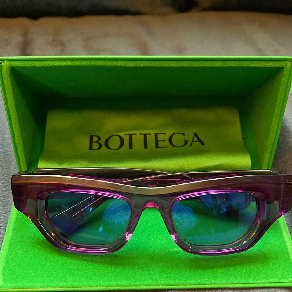 *BOTTEGA VENETA* Purple Cat Eye Sunglasses
